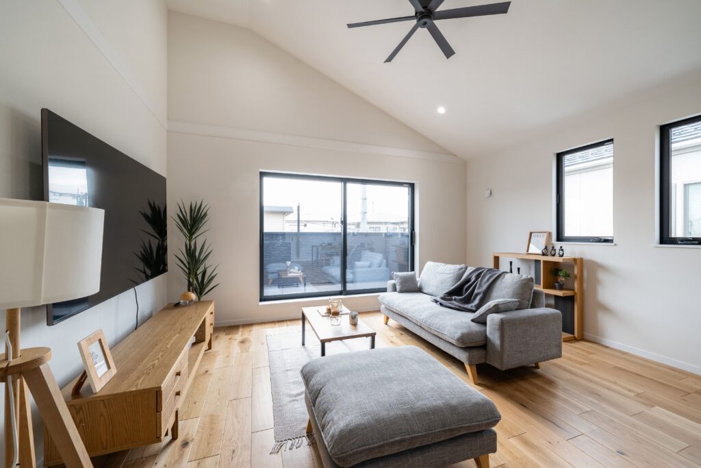 天井が高くひろびろ感じる ナチュラルモダンLDK